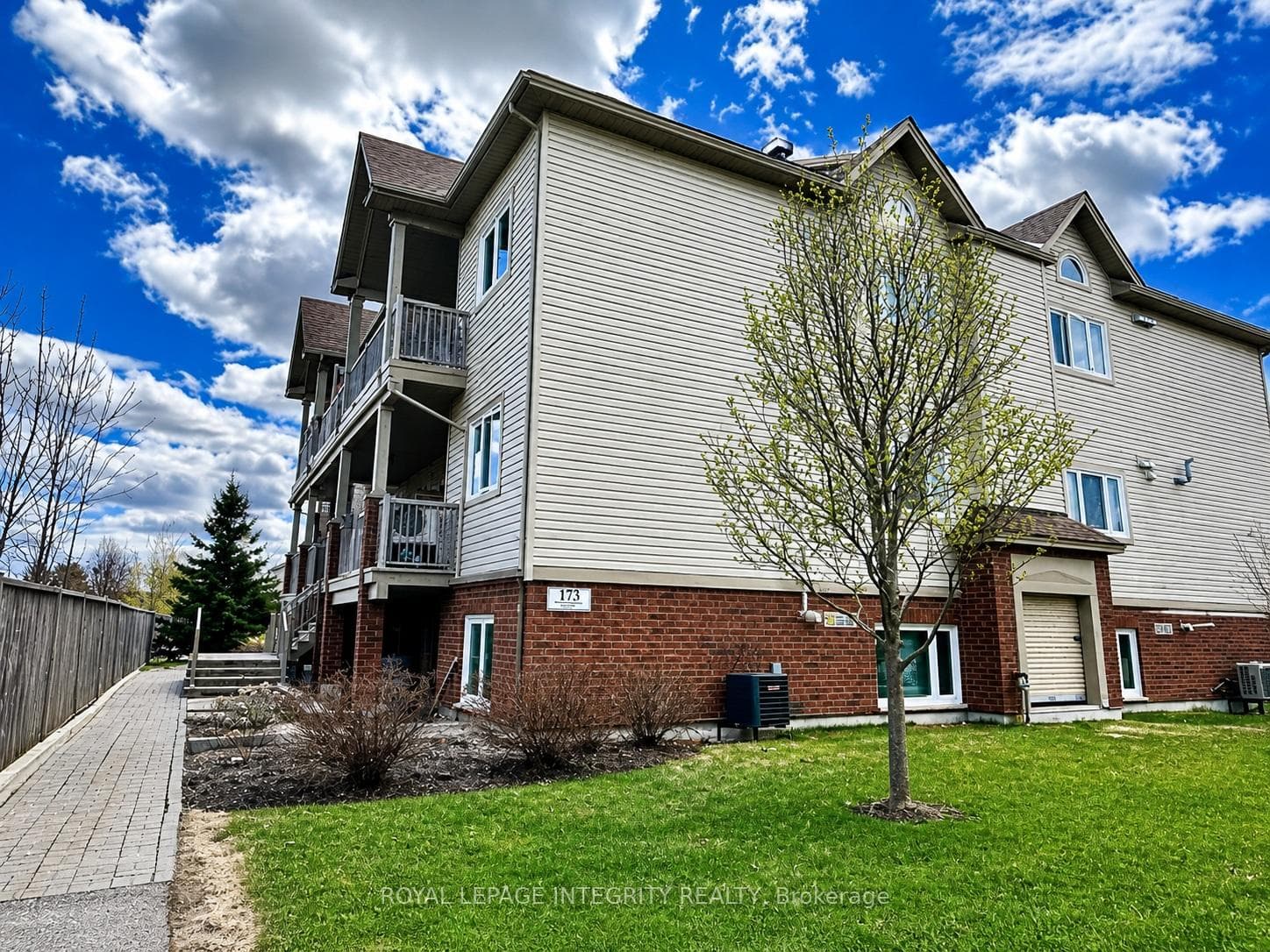 173 Crestway Drive A, Barrhaven, ON K2G 7C8