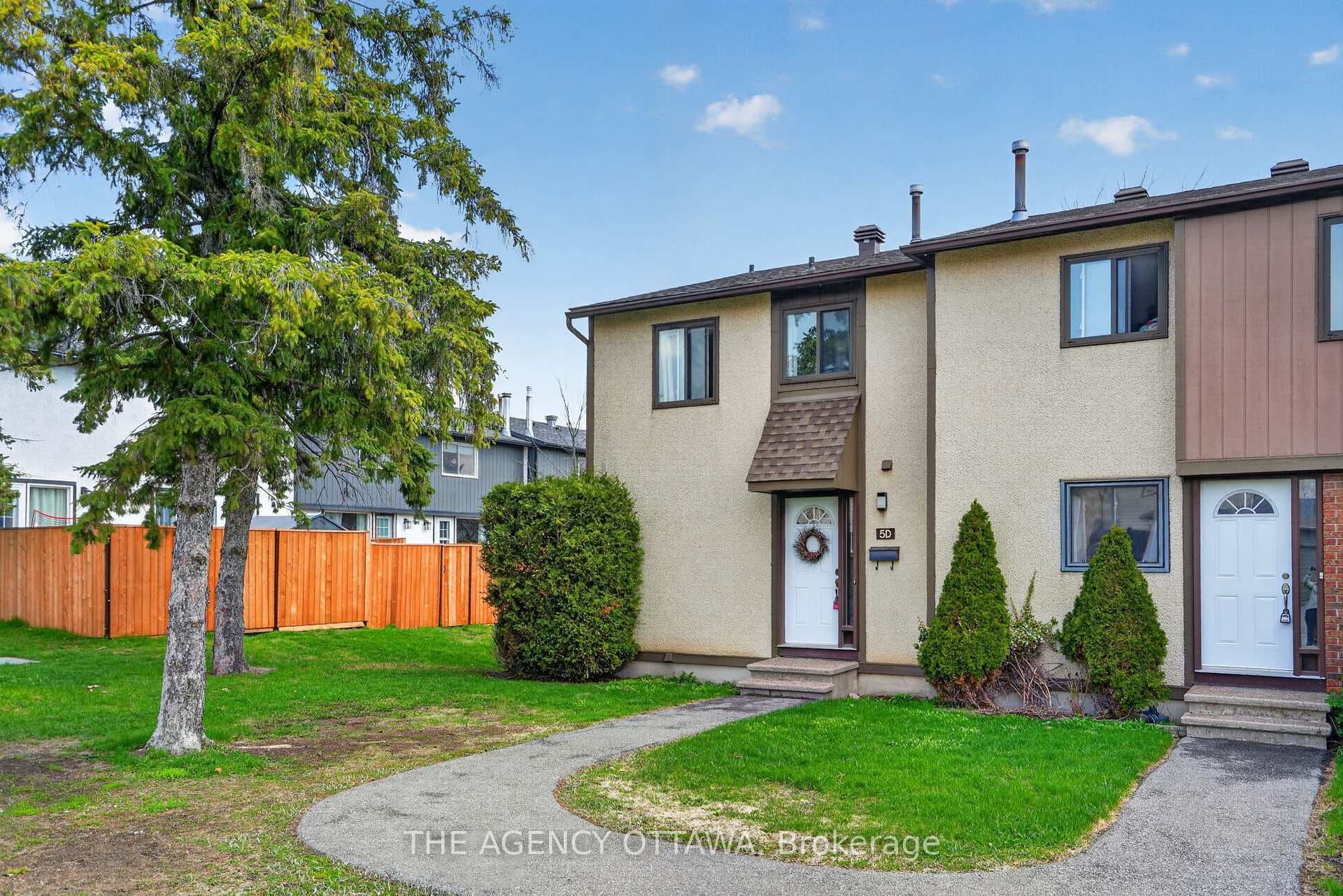 5 Vanessa Terrace D, Barrhaven, ON K2J 1Y4