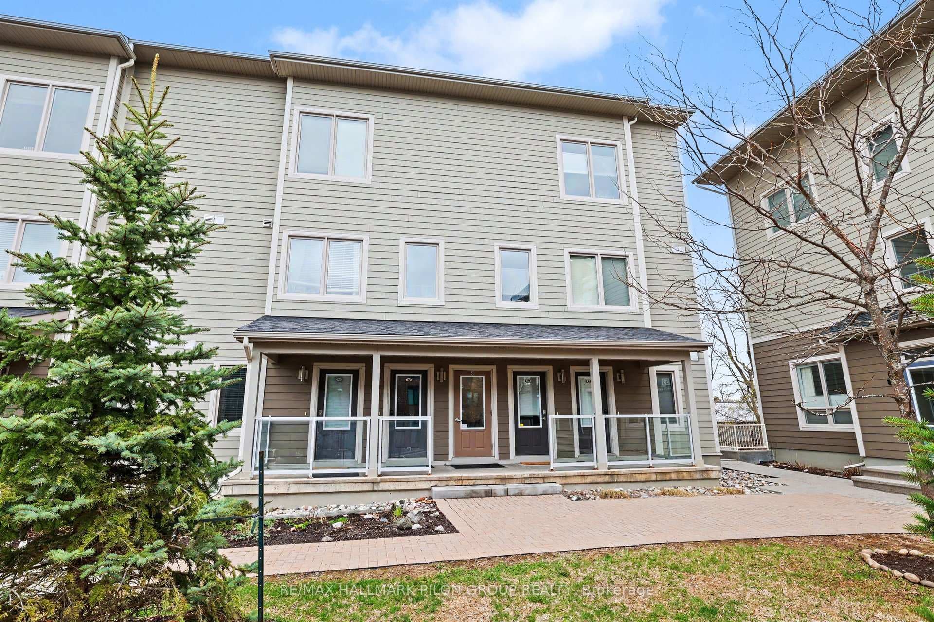 44 Meach Private, Stittsville - Munster - Richmond, ON K2S 0T8