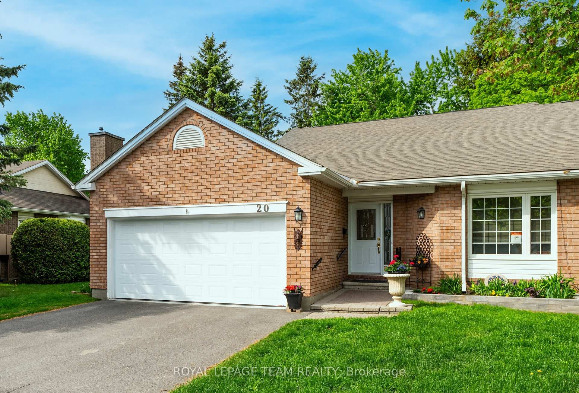 20 Grand Harbour Court 30, Stittsville - Munster - Richmond, ON K2S 1H2