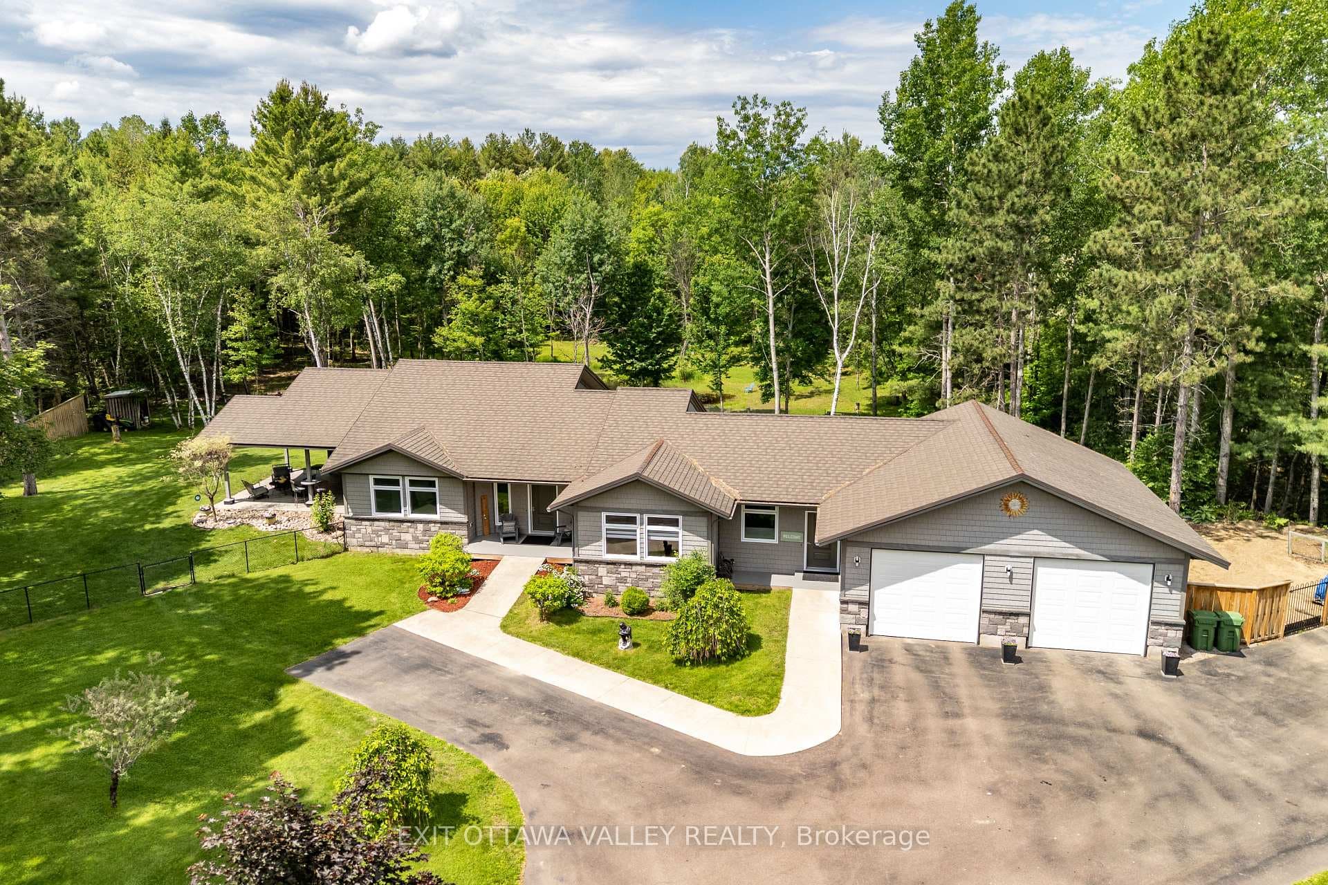 301 DORAN Road, Petawawa, ON K8H 2W8