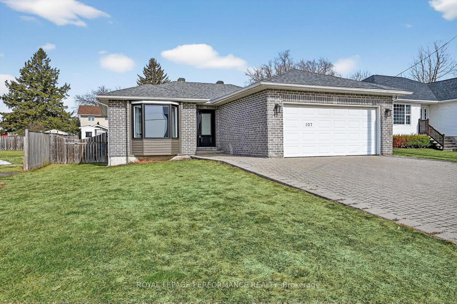 107 Lorne Street, Smiths Falls, ON K7A 3L1